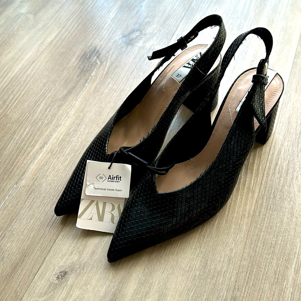 Zara black pointed chunky pumps purchased in Italy.